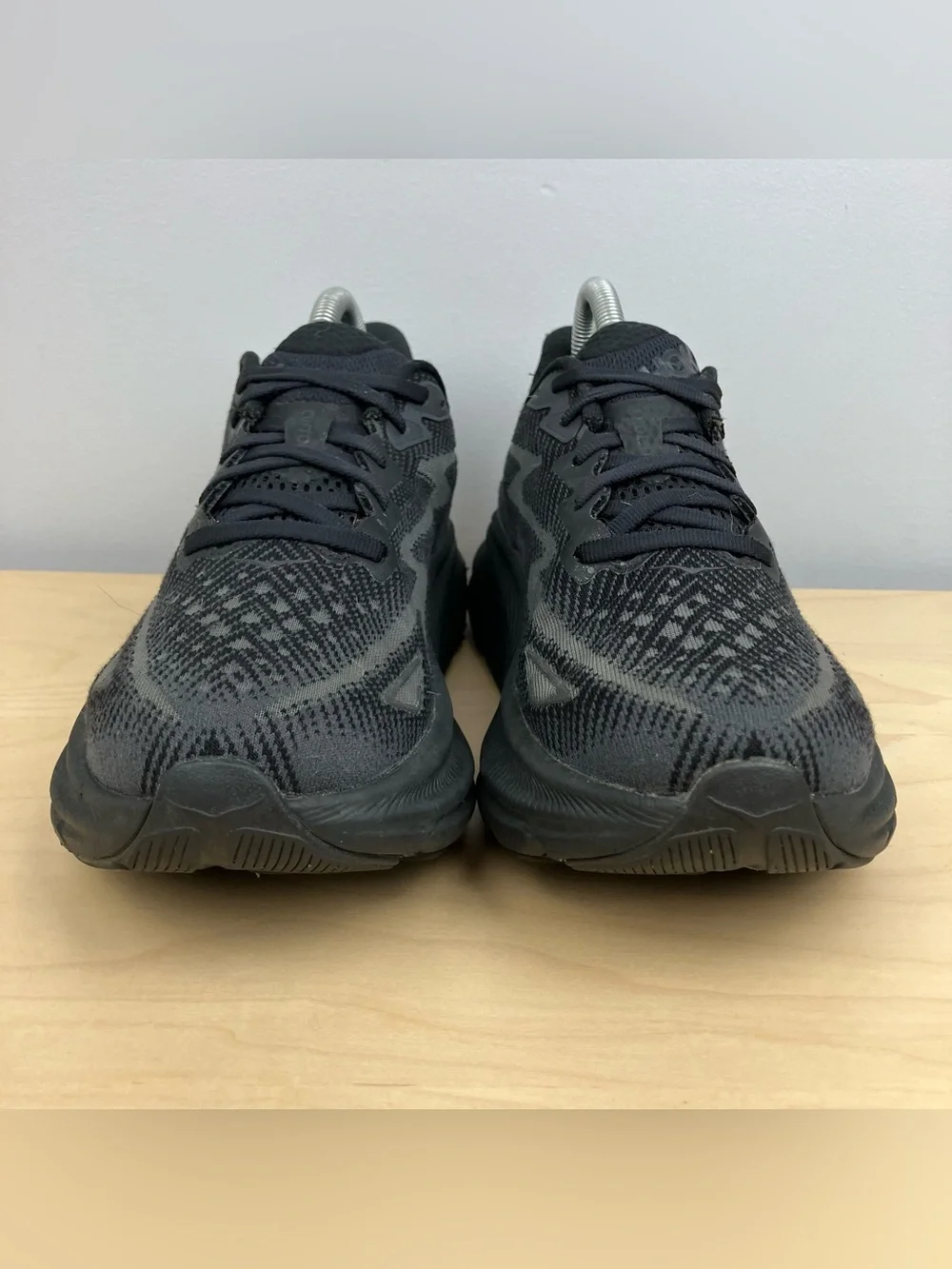 Hoka One One Women’s Size 8.0 B Clifton 9 Triple Black Athletic Running Shoes
